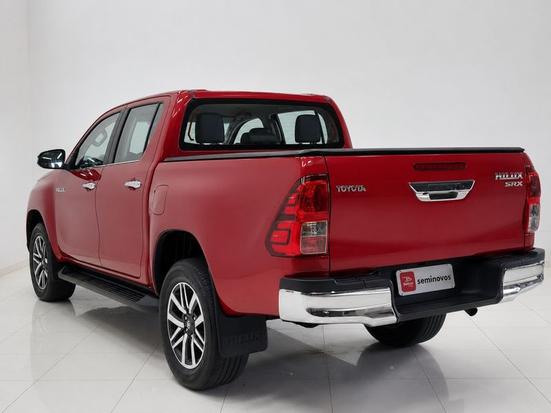 Toyota HILUX 2.8 SRX 4X4 CD 16V DIESEL 4P AUTOMÁTICO 2016/2016 BETIOLO NOVOS E SEMINOVOS LAJEADO / Carros no Vale