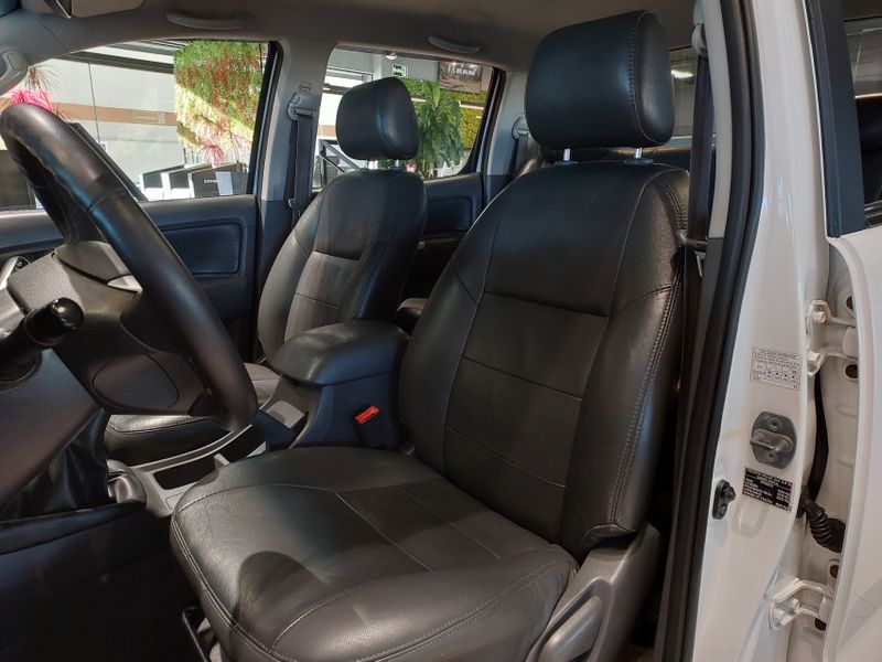 Toyota HILUX 3.0 SR 4X4 CD 16V TURBO INTERCOOLER DIESEL 4P MANUAL 2013/2013 BETIOLO NOVOS E SEMINOVOS LAJEADO / Carros no Vale Toyota HILUX 3.0 SR 4X4 CD 16V TURBO INTERCOOLER DIESEL 4P MANUAL 2013/2013 BETIOLO NOVOS E SEMINOVOS LAJEADO / Carros no Vale