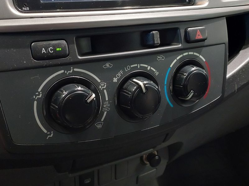 Toyota HILUX 3.0 SR 4X4 CD 16V TURBO INTERCOOLER DIESEL 4P MANUAL 2013/2013 BETIOLO NOVOS E SEMINOVOS LAJEADO / Carros no Vale Toyota HILUX 3.0 SR 4X4 CD 16V TURBO INTERCOOLER DIESEL 4P MANUAL 2013/2013 BETIOLO NOVOS E SEMINOVOS LAJEADO / Carros no Vale