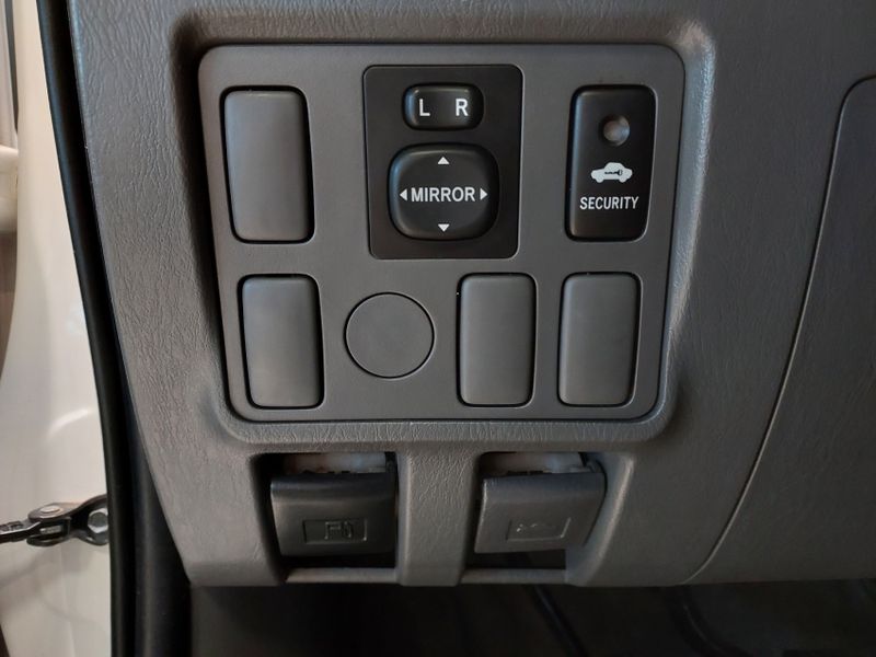 Toyota HILUX 3.0 SR 4X4 CD 16V TURBO INTERCOOLER DIESEL 4P MANUAL 2013/2013 BETIOLO NOVOS E SEMINOVOS LAJEADO / Carros no Vale Toyota HILUX 3.0 SR 4X4 CD 16V TURBO INTERCOOLER DIESEL 4P MANUAL 2013/2013 BETIOLO NOVOS E SEMINOVOS LAJEADO / Carros no Vale