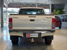 Toyota HILUX 3.0 SR 4X4 CD 16V TURBO INTERCOOLER DIESEL 4P MANUAL 2013/2013 BETIOLO NOVOS E SEMINOVOS LAJEADO / Carros no Vale
