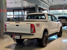 Toyota HILUX 3.0 SR 4X4 CD 16V TURBO INTERCOOLER DIESEL 4P MANUAL 2013/2013 BETIOLO NOVOS E SEMINOVOS LAJEADO / Carros no Vale
