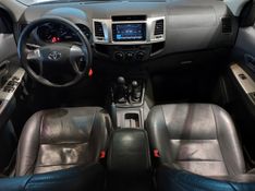 Toyota HILUX 3.0 SR 4X4 CD 16V TURBO INTERCOOLER DIESEL 4P MANUAL 2013/2013 BETIOLO NOVOS E SEMINOVOS LAJEADO / Carros no Vale