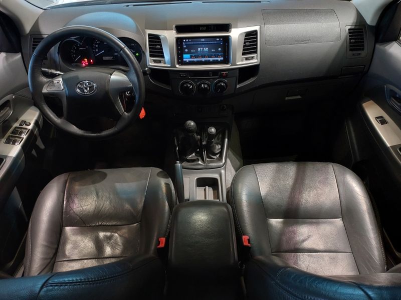 Toyota HILUX 3.0 SR 4X4 CD 16V TURBO INTERCOOLER DIESEL 4P MANUAL 2013/2013 BETIOLO NOVOS E SEMINOVOS LAJEADO / Carros no Vale Toyota HILUX 3.0 SR 4X4 CD 16V TURBO INTERCOOLER DIESEL 4P MANUAL 2013/2013 BETIOLO NOVOS E SEMINOVOS LAJEADO / Carros no Vale