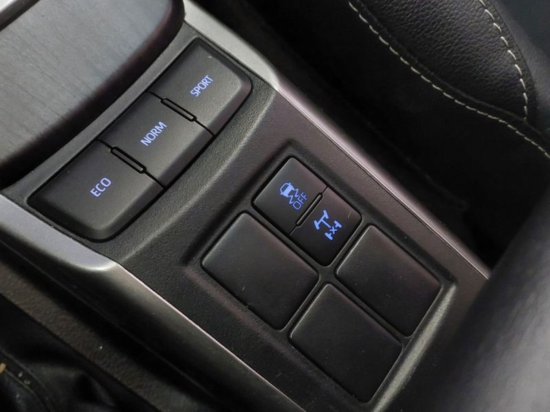 Toyota HILUX SW4 2.8 D-4D TURBO DIESEL SRX 7L 4X4 AUTOMÁTICO 2022/2022 BETIOLO NOVOS E SEMINOVOS LAJEADO / Carros no Vale Toyota HILUX SW4 2.8 D-4D TURBO DIESEL SRX 7L 4X4 AUTOMÁTICO 2022/2022 BETIOLO NOVOS E SEMINOVOS LAJEADO / Carros no Vale