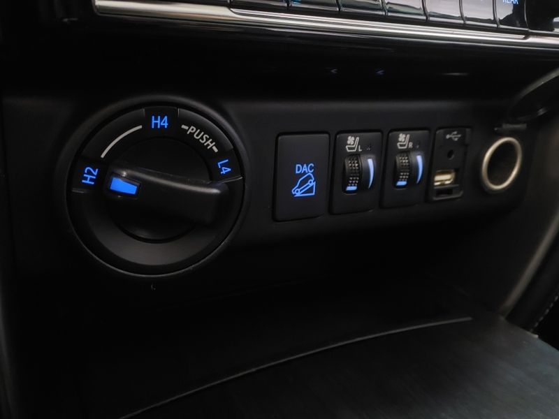 Toyota HILUX SW4 2.8 D-4D TURBO DIESEL SRX 7L 4X4 AUTOMÁTICO 2022/2022 BETIOLO NOVOS E SEMINOVOS LAJEADO / Carros no Vale Toyota HILUX SW4 2.8 D-4D TURBO DIESEL SRX 7L 4X4 AUTOMÁTICO 2022/2022 BETIOLO NOVOS E SEMINOVOS LAJEADO / Carros no Vale
