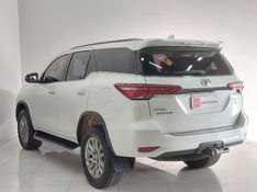 Toyota HILUX SW4 2.8 D-4D TURBO DIESEL SRX 7L 4X4 AUTOMÁTICO 2022/2022 BETIOLO NOVOS E SEMINOVOS LAJEADO / Carros no Vale