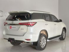 Toyota HILUX SW4 2.8 D-4D TURBO DIESEL SRX 7L 4X4 AUTOMÁTICO 2022/2022 BETIOLO NOVOS E SEMINOVOS LAJEADO / Carros no Vale