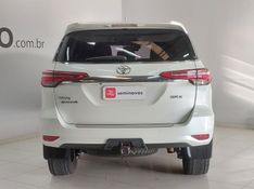 Toyota HILUX SW4 2.8 D-4D TURBO DIESEL SRX 7L 4X4 AUTOMÁTICO 2022/2022 BETIOLO NOVOS E SEMINOVOS LAJEADO / Carros no Vale