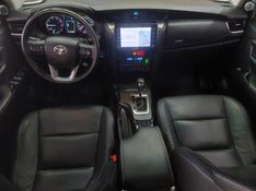 Toyota HILUX SW4 2.8 D-4D TURBO DIESEL SRX 7L 4X4 AUTOMÁTICO 2022/2022 BETIOLO NOVOS E SEMINOVOS LAJEADO / Carros no Vale