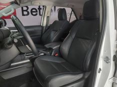 Toyota HILUX SW4 2.8 D-4D TURBO DIESEL SRX 7L 4X4 AUTOMÁTICO 2022/2022 BETIOLO NOVOS E SEMINOVOS LAJEADO / Carros no Vale