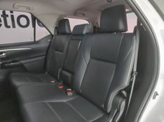 Toyota HILUX SW4 2.8 D-4D TURBO DIESEL SRX 7L 4X4 AUTOMÁTICO 2022/2022 BETIOLO NOVOS E SEMINOVOS LAJEADO / Carros no Vale
