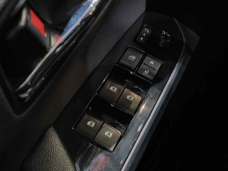 Toyota PRIUS 1.8 16V HÍBRIDO 4P AUTOMÁTICO 2017/2017 BETIOLO NOVOS E SEMINOVOS LAJEADO / Carros no Vale Toyota PRIUS 1.8 16V HÍBRIDO 4P AUTOMÁTICO 2017/2017 BETIOLO NOVOS E SEMINOVOS LAJEADO / Carros no Vale