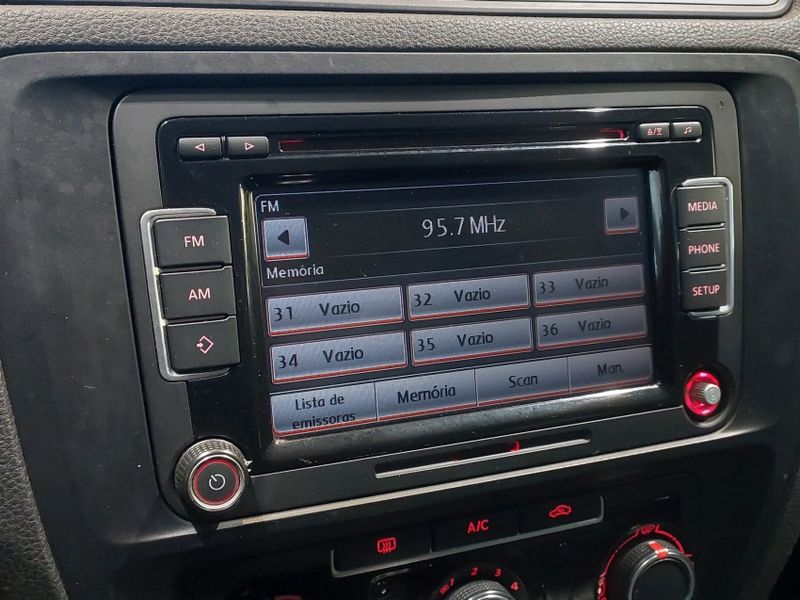 Volkswagen JETTA 2.0 COMFORTLINE FLEX 4P TIPTRONIC 2015/2015 BETIOLO NOVOS E SEMINOVOS LAJEADO / Carros no Vale Volkswagen JETTA 2.0 COMFORTLINE FLEX 4P TIPTRONIC 2015/2015 BETIOLO NOVOS E SEMINOVOS LAJEADO / Carros no Vale