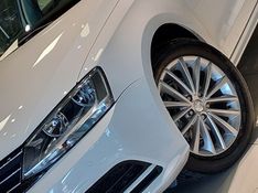 Volkswagen JETTA 2.0 COMFORTLINE FLEX 4P TIPTRONIC 2015/2015 BETIOLO NOVOS E SEMINOVOS LAJEADO / Carros no Vale