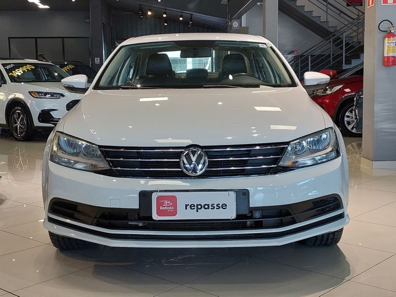 Volkswagen JETTA 2.0 COMFORTLINE FLEX 4P TIPTRONIC 2015/2015 BETIOLO NOVOS E SEMINOVOS LAJEADO / Carros no Vale Volkswagen JETTA 2.0 COMFORTLINE FLEX 4P TIPTRONIC 2015/2015 BETIOLO NOVOS E SEMINOVOS LAJEADO / Carros no Vale