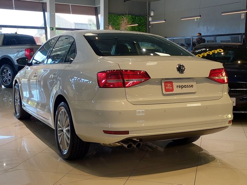 Volkswagen JETTA 2.0 COMFORTLINE FLEX 4P TIPTRONIC 2015/2015 BETIOLO NOVOS E SEMINOVOS LAJEADO / Carros no Vale Volkswagen JETTA 2.0 COMFORTLINE FLEX 4P TIPTRONIC 2015/2015 BETIOLO NOVOS E SEMINOVOS LAJEADO / Carros no Vale
