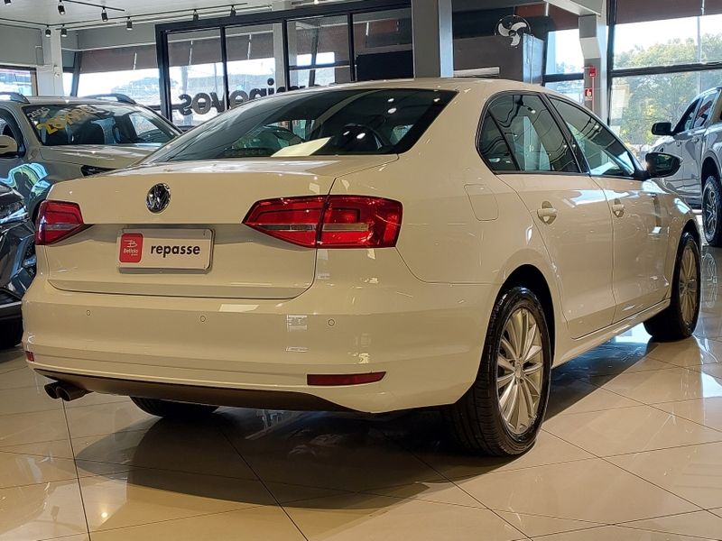Volkswagen JETTA 2.0 COMFORTLINE FLEX 4P TIPTRONIC 2015/2015 BETIOLO NOVOS E SEMINOVOS LAJEADO / Carros no Vale Volkswagen JETTA 2.0 COMFORTLINE FLEX 4P TIPTRONIC 2015/2015 BETIOLO NOVOS E SEMINOVOS LAJEADO / Carros no Vale