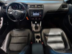 Volkswagen JETTA 2.0 COMFORTLINE FLEX 4P TIPTRONIC 2015/2015 BETIOLO NOVOS E SEMINOVOS LAJEADO / Carros no Vale
