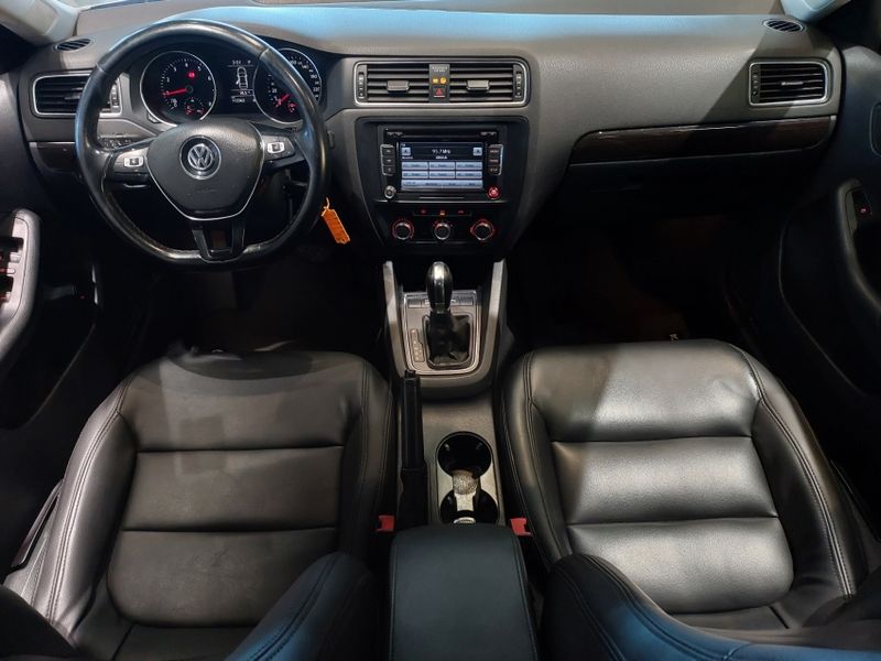 Volkswagen JETTA 2.0 COMFORTLINE FLEX 4P TIPTRONIC 2015/2015 BETIOLO NOVOS E SEMINOVOS LAJEADO / Carros no Vale Volkswagen JETTA 2.0 COMFORTLINE FLEX 4P TIPTRONIC 2015/2015 BETIOLO NOVOS E SEMINOVOS LAJEADO / Carros no Vale