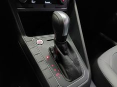 Volkswagen NIVUS 1.0 200 TSI TOTAL FLEX HIGHLINE AUTOMÁTICO 2021/2022 BETIOLO NOVOS E SEMINOVOS LAJEADO / Carros no Vale