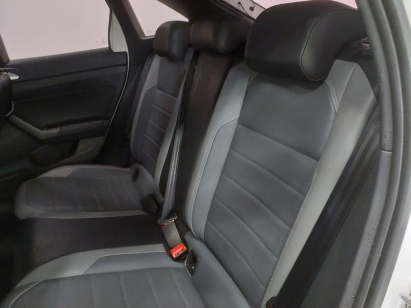 Volkswagen NIVUS 1.0 200 TSI TOTAL FLEX HIGHLINE AUTOMÁTICO 2023/2024 BETIOLO NOVOS E SEMINOVOS LAJEADO / Carros no Vale Volkswagen NIVUS 1.0 200 TSI TOTAL FLEX HIGHLINE AUTOMÁTICO 2023/2024 BETIOLO NOVOS E SEMINOVOS LAJEADO / Carros no Vale