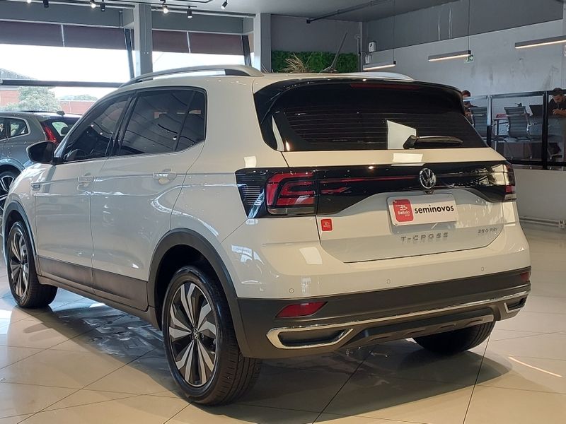 Volkswagen T-CROSS 1.4 250 TSI TOTAL FLEX HIGHLINE AUTOMÁTICO 2022/2022 BETIOLO NOVOS E SEMINOVOS LAJEADO / Carros no Vale Volkswagen T-CROSS 1.4 250 TSI TOTAL FLEX HIGHLINE AUTOMÁTICO 2022/2022 BETIOLO NOVOS E SEMINOVOS LAJEADO / Carros no Vale