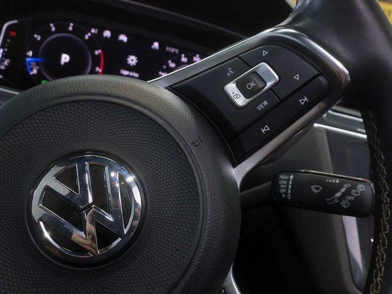 Volkswagen TIGUAN 2.0 350 TSI GASOLINA ALLSPACE R-LINE 4MOTION DSG 2020/2020 BETIOLO NOVOS E SEMINOVOS LAJEADO / Carros no Vale