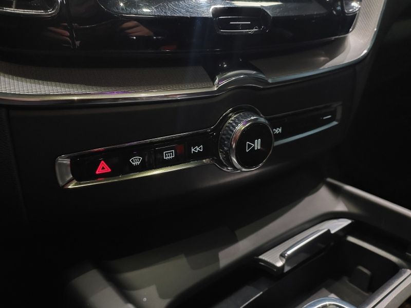 Volvo XC60 2.0 T5 GASOLINA R-DESIGN AWD GEARTRONIC 2017/2018 BETIOLO NOVOS E SEMINOVOS LAJEADO / Carros no Vale Volvo XC60 2.0 T5 GASOLINA R-DESIGN AWD GEARTRONIC 2017/2018 BETIOLO NOVOS E SEMINOVOS LAJEADO / Carros no Vale
