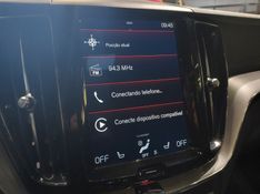 Volvo XC60 2.0 T5 GASOLINA R-DESIGN AWD GEARTRONIC 2017/2018 BETIOLO NOVOS E SEMINOVOS LAJEADO / Carros no Vale
