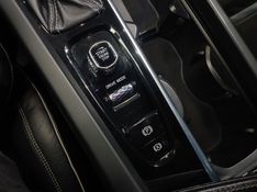 Volvo XC60 2.0 T5 GASOLINA R-DESIGN AWD GEARTRONIC 2017/2018 BETIOLO NOVOS E SEMINOVOS LAJEADO / Carros no Vale
