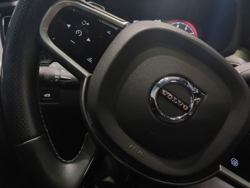 Volvo XC60 2.0 T5 GASOLINA R-DESIGN AWD GEARTRONIC 2017/2018 BETIOLO NOVOS E SEMINOVOS LAJEADO / Carros no Vale Volvo XC60 2.0 T5 GASOLINA R-DESIGN AWD GEARTRONIC 2017/2018 BETIOLO NOVOS E SEMINOVOS LAJEADO / Carros no Vale