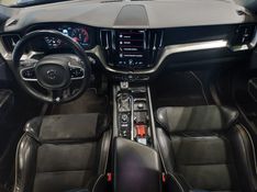 Volvo XC60 2.0 T5 GASOLINA R-DESIGN AWD GEARTRONIC 2017/2018 BETIOLO NOVOS E SEMINOVOS LAJEADO / Carros no Vale