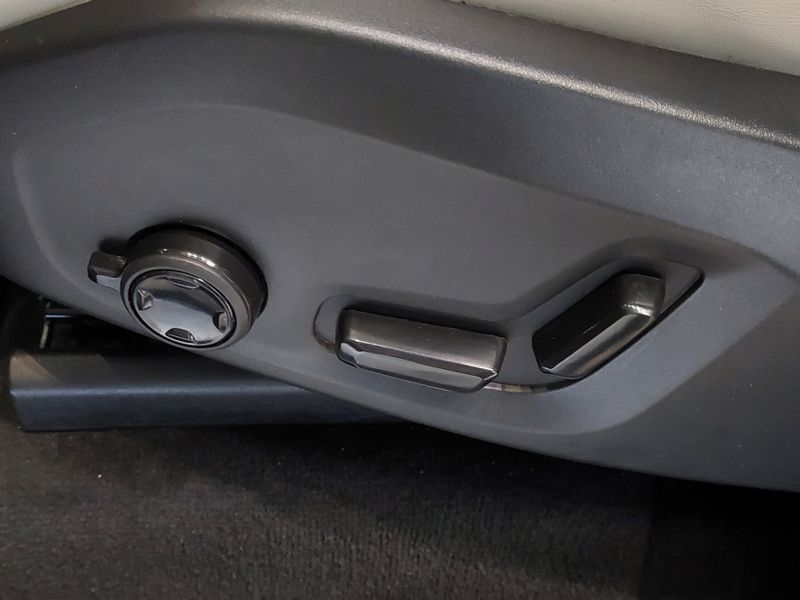 Volvo XC90 2.0 T8 RECHARGE ULTIMATE DARK AWD GEARTRONIC 2022/2023 BETIOLO NOVOS E SEMINOVOS LAJEADO / Carros no Vale Volvo XC90 2.0 T8 RECHARGE ULTIMATE DARK AWD GEARTRONIC 2022/2023 BETIOLO NOVOS E SEMINOVOS LAJEADO / Carros no Vale