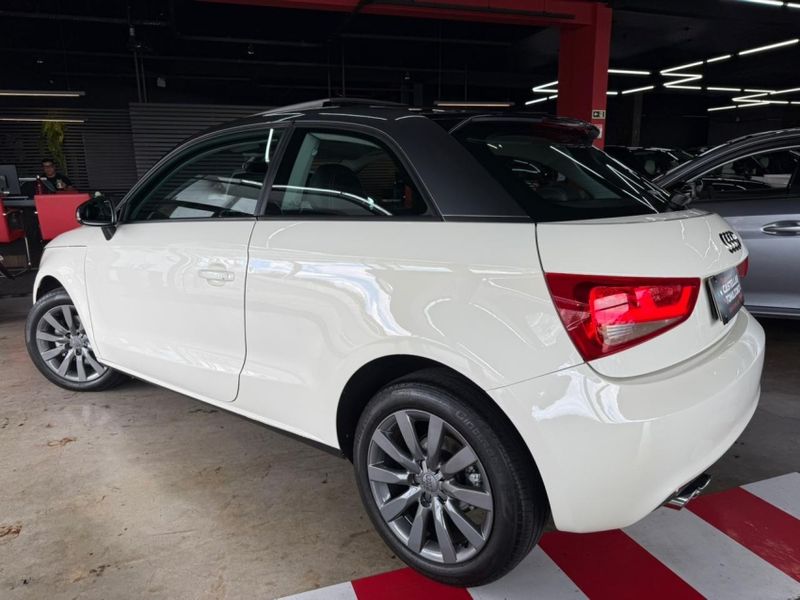 Audi A1 1.4 TFSI ATTRACTION 16V 122CV GASOLINA 2P AUTOMÁTICO 2011/2011 CASTELLAN E TOMAZONI MOTORS CAXIAS DO SUL / Carros no Vale