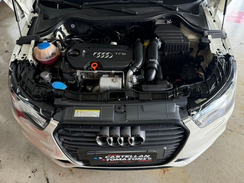 Audi A1 1.4 TFSI ATTRACTION 16V 122CV GASOLINA 2P AUTOMÁTICO 2011/2011 CASTELLAN E TOMAZONI MOTORS CAXIAS DO SUL / Carros no Vale