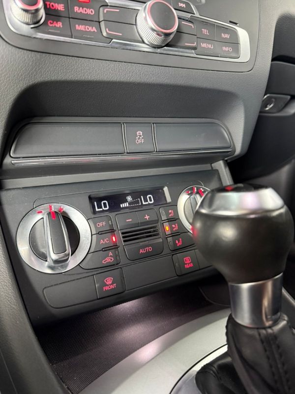 Audi Q3 2.0 TFSI AMBIENTE QUATTRO 4P GASOLINA S TRONIC 2015/2015 CASTELLAN E TOMAZONI MOTORS CAXIAS DO SUL / Carros no Vale Audi Q3 2.0 TFSI AMBIENTE QUATTRO 4P GASOLINA S TRONIC 2015/2015 CASTELLAN E TOMAZONI MOTORS CAXIAS DO SUL / Carros no Vale