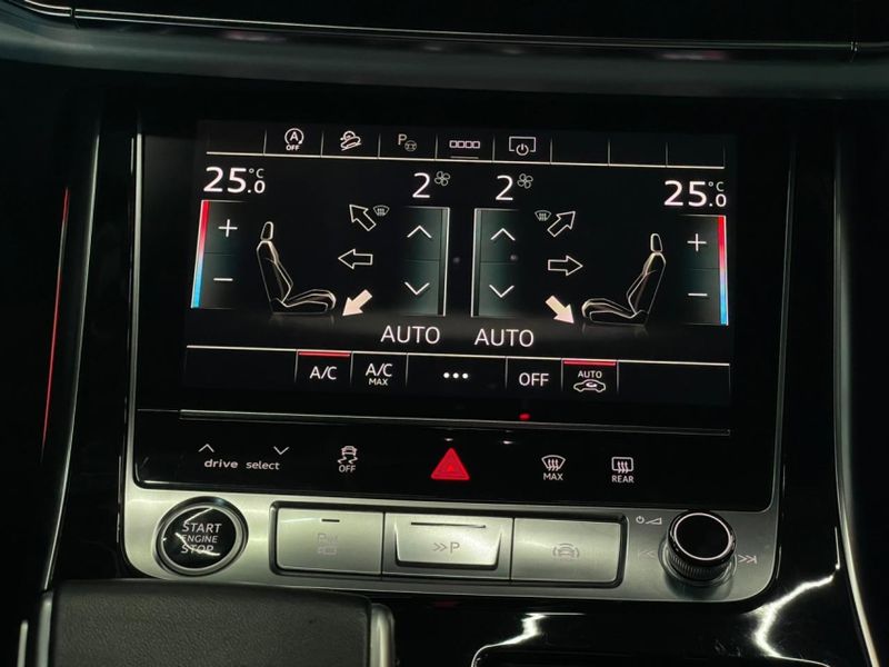Audi Q8 3.0 TFSI GASOLINA PERFORMANCE BLACK QUATTRO TIPTRONIC 2022/2022 CASTELLAN E TOMAZONI MOTORS CAXIAS DO SUL / Carros no Vale Audi Q8 3.0 TFSI GASOLINA PERFORMANCE BLACK QUATTRO TIPTRONIC 2022/2022 CASTELLAN E TOMAZONI MOTORS CAXIAS DO SUL / Carros no Vale