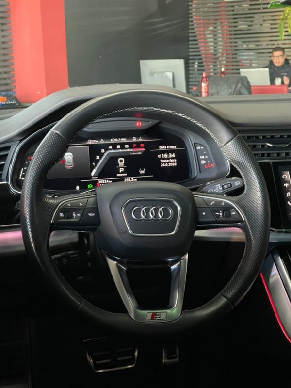 Audi Q8 3.0 TFSI GASOLINA PERFORMANCE BLACK QUATTRO TIPTRONIC 2022/2022 CASTELLAN E TOMAZONI MOTORS CAXIAS DO SUL / Carros no Vale Audi Q8 3.0 TFSI GASOLINA PERFORMANCE BLACK QUATTRO TIPTRONIC 2022/2022 CASTELLAN E TOMAZONI MOTORS CAXIAS DO SUL / Carros no Vale