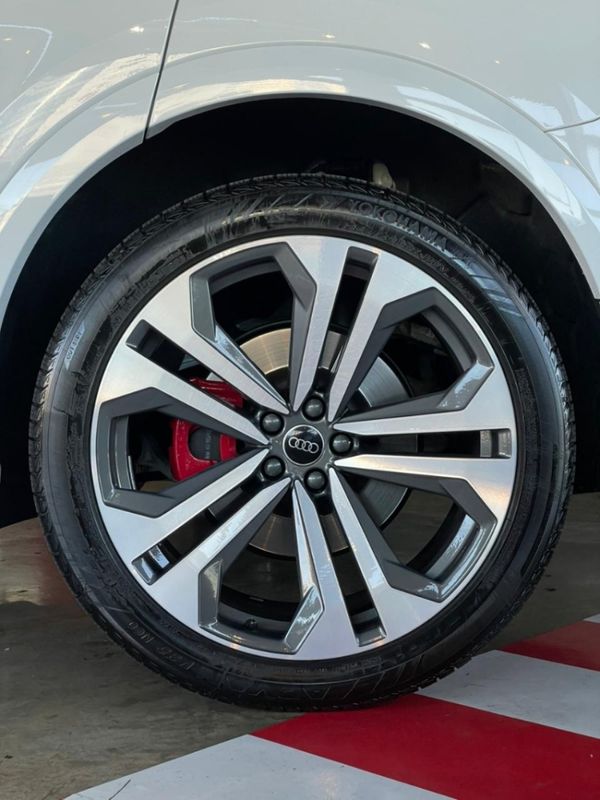 Audi Q8 3.0 TFSI GASOLINA PERFORMANCE BLACK QUATTRO TIPTRONIC 2022/2022 CASTELLAN E TOMAZONI MOTORS CAXIAS DO SUL / Carros no Vale Audi Q8 3.0 TFSI GASOLINA PERFORMANCE BLACK QUATTRO TIPTRONIC 2022/2022 CASTELLAN E TOMAZONI MOTORS CAXIAS DO SUL / Carros no Vale