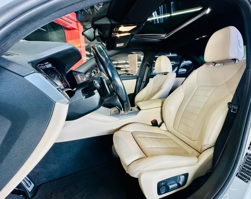 BMW 330i 2.0 16V TURBO GASOLINA M SPORT AUTOMÁTICO 2019/2020 CASTELLAN E TOMAZONI MOTORS CAXIAS DO SUL / Carros no Vale BMW 330i 2.0 16V TURBO GASOLINA M SPORT AUTOMÁTICO 2019/2020 CASTELLAN E TOMAZONI MOTORS CAXIAS DO SUL / Carros no Vale