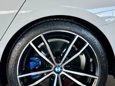 BMW 330i 2.0 16V TURBO GASOLINA M SPORT AUTOMÁTICO 2019/2020 CASTELLAN E TOMAZONI MOTORS CAXIAS DO SUL / Carros no Vale