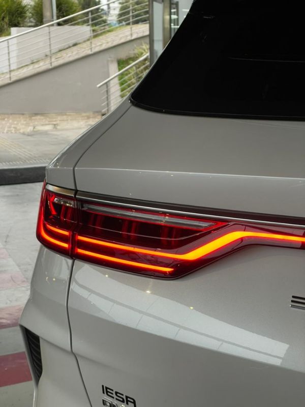 BYD SONG PLUS 1.5 DM-I HÍBRIDO AUTOMÁTICO 2023/2024 CASTELLAN E TOMAZONI MOTORS CAXIAS DO SUL / Carros no Vale BYD SONG PLUS 1.5 DM-I HÍBRIDO AUTOMÁTICO 2023/2024 CASTELLAN E TOMAZONI MOTORS CAXIAS DO SUL / Carros no Vale