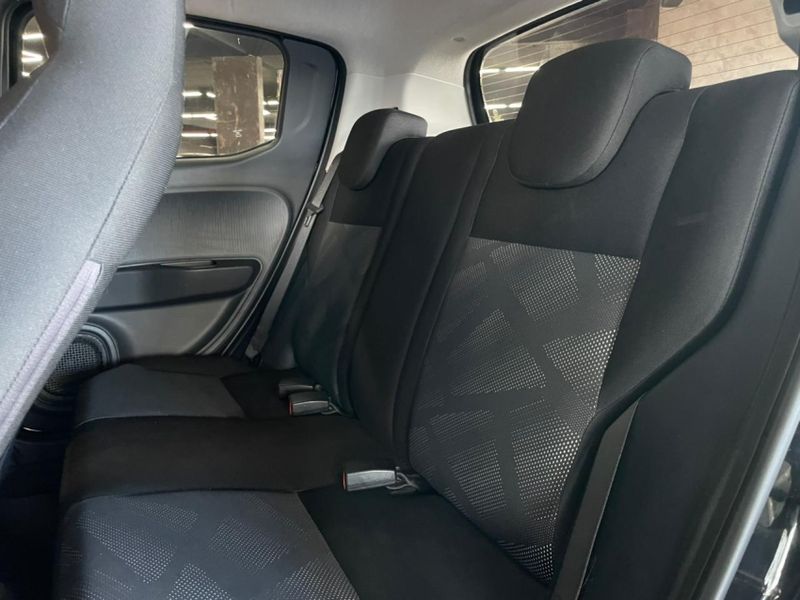Fiat MOBI 1.0 EVO FLEX LIKE MANUAL 2016/2017 CASTELLAN E TOMAZONI MOTORS CAXIAS DO SUL / Carros no Vale Fiat MOBI 1.0 EVO FLEX LIKE MANUAL 2016/2017 CASTELLAN E TOMAZONI MOTORS CAXIAS DO SUL / Carros no Vale