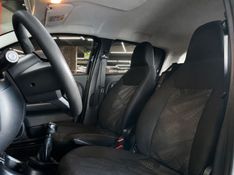 Fiat MOBI 1.0 EVO FLEX LIKE MANUAL 2016/2017 CASTELLAN E TOMAZONI MOTORS CAXIAS DO SUL / Carros no Vale