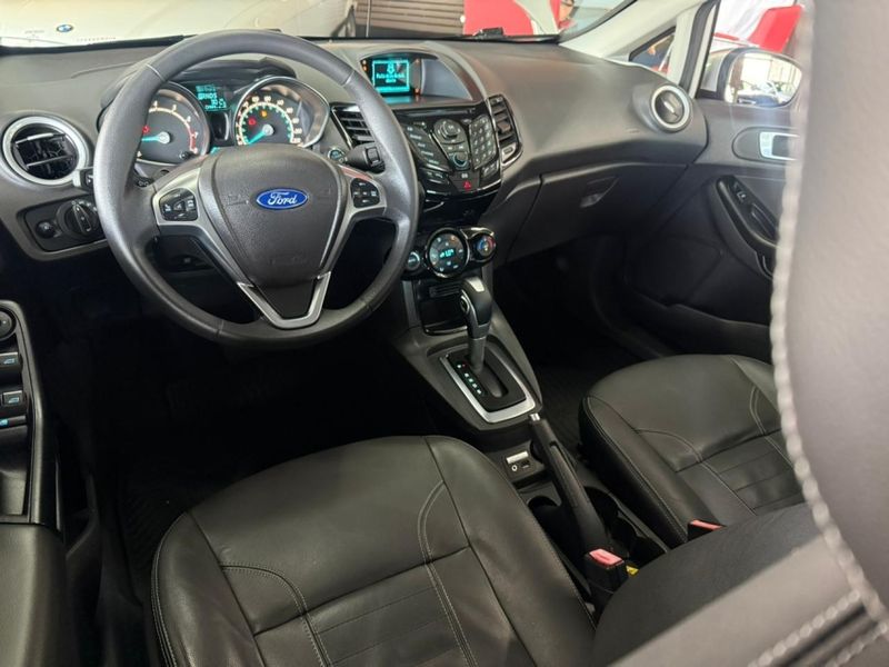 Ford FIESTA 1.0 ECOBOOST TITANIUM PLUS HATCH 12V GASOLINA 4P POWERSHIFT 2017/2017 CASTELLAN E TOMAZONI MOTORS CAXIAS DO SUL / Carros no Vale