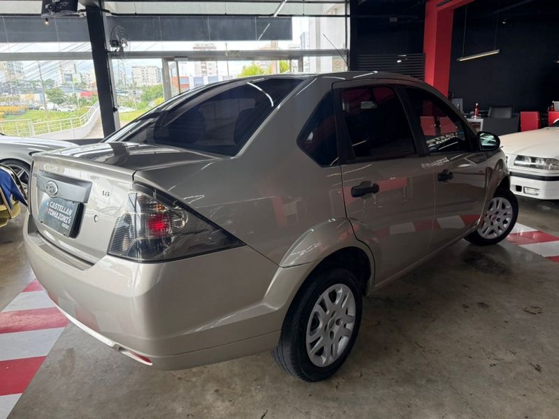 Ford FIESTA 1.6 SE SEDAN 16V FLEX 4P MANUAL 2012/2012 CASTELLAN E TOMAZONI MOTORS CAXIAS DO SUL / Carros no Vale