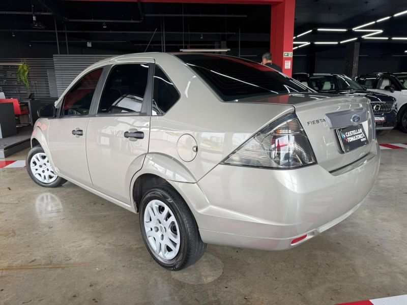Ford FIESTA 1.6 SE SEDAN 16V FLEX 4P MANUAL 2012/2012 CASTELLAN E TOMAZONI MOTORS CAXIAS DO SUL / Carros no Vale