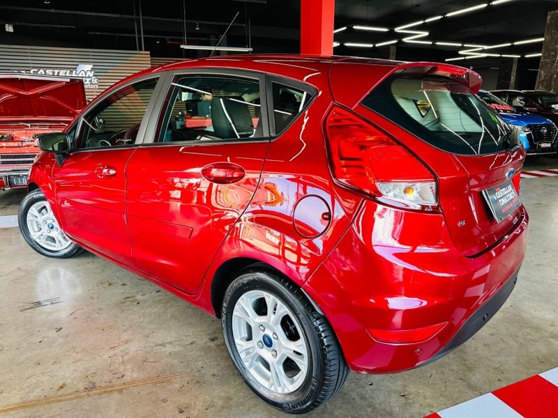 Ford FIESTA 1.6 SEL HATCH 16V FLEX 4P POWERSHIFT 2017/2017 CASTELLAN E TOMAZONI MOTORS CAXIAS DO SUL / Carros no Vale Ford FIESTA 1.6 SEL HATCH 16V FLEX 4P POWERSHIFT 2017/2017 CASTELLAN E TOMAZONI MOTORS CAXIAS DO SUL / Carros no Vale