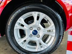 Ford FIESTA 1.6 SEL HATCH 16V FLEX 4P POWERSHIFT 2017/2017 CASTELLAN E TOMAZONI MOTORS CAXIAS DO SUL / Carros no Vale